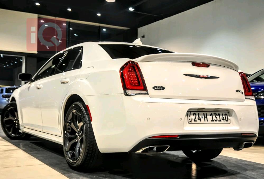 کرایسلەر 300